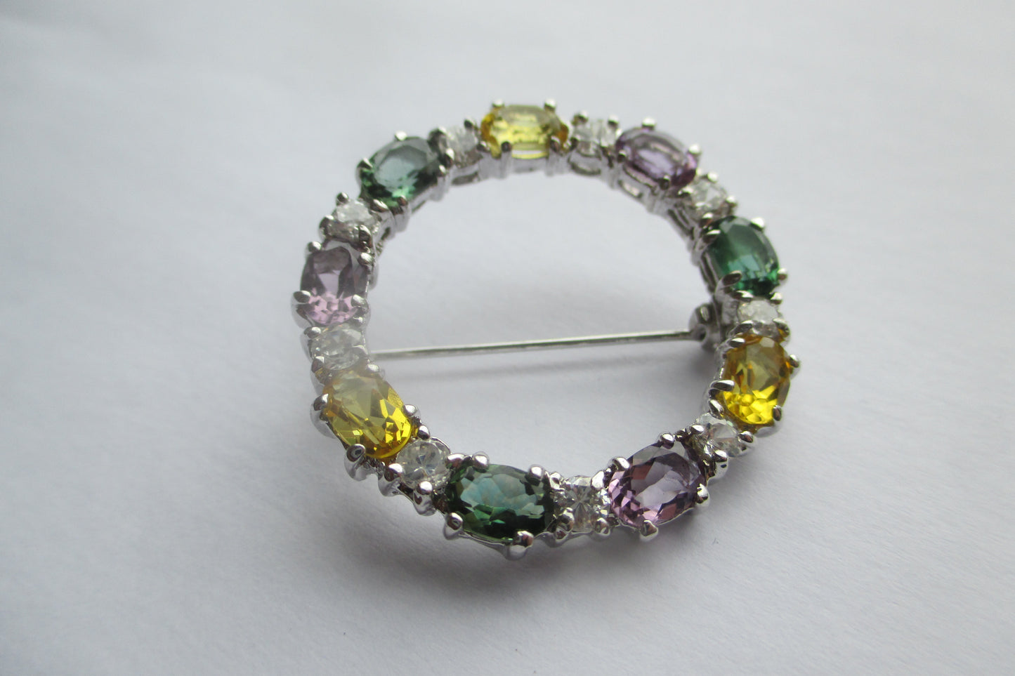 Gemstone broach