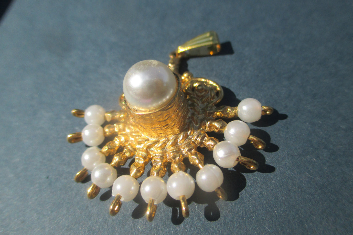 Indian style pearl pendant