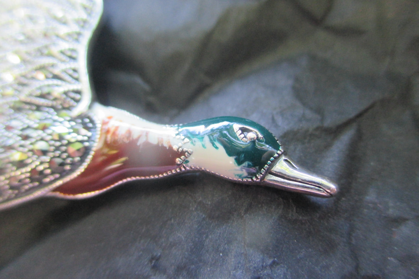 Enamel duck broach