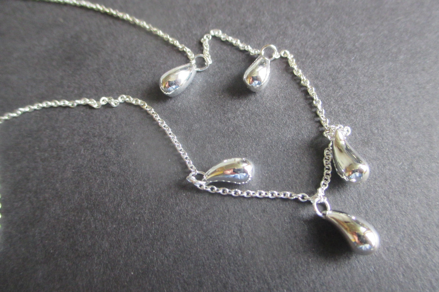 Rain drops necklace