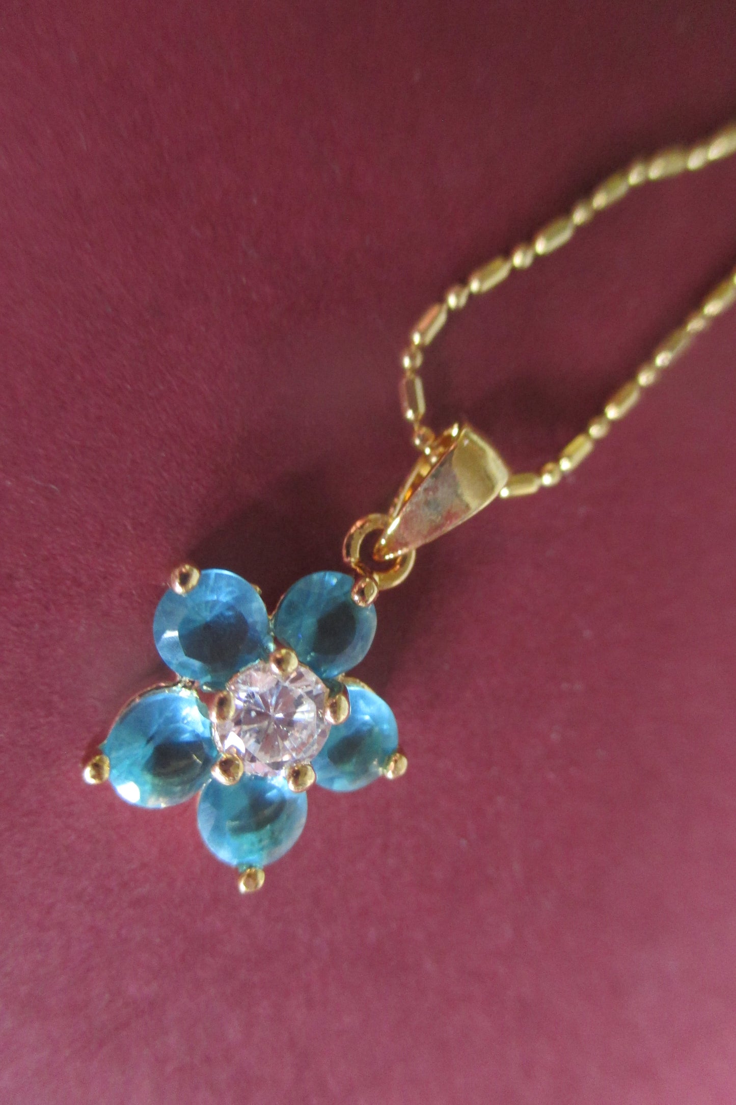 5 leaf Flower pendant