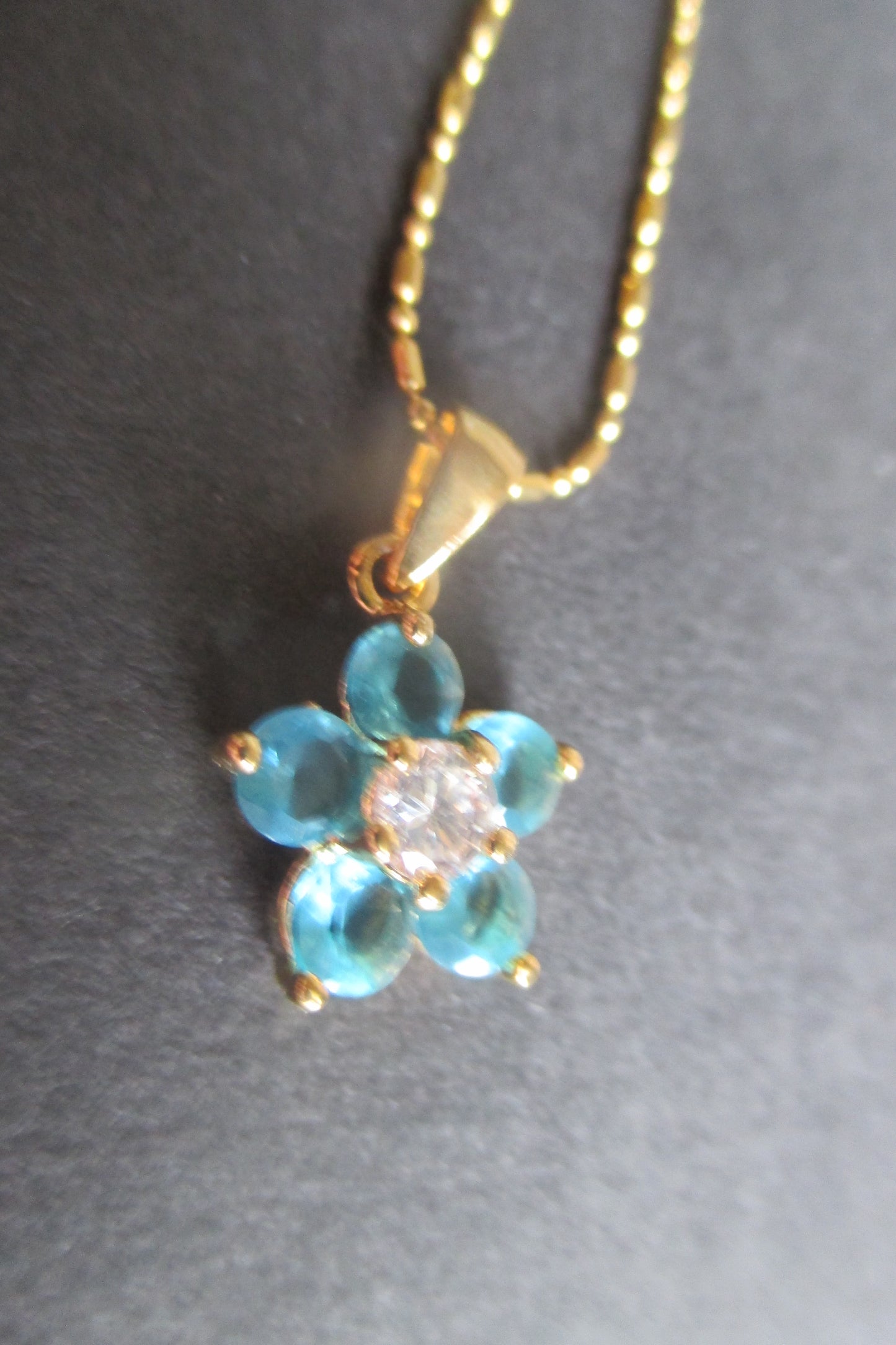 5 leaf Flower pendant