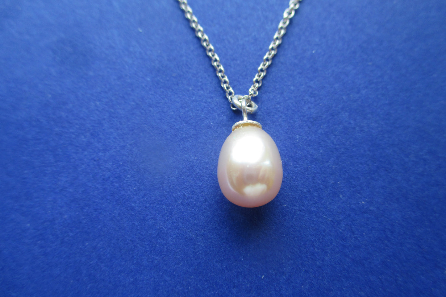 Pink pearl pendant