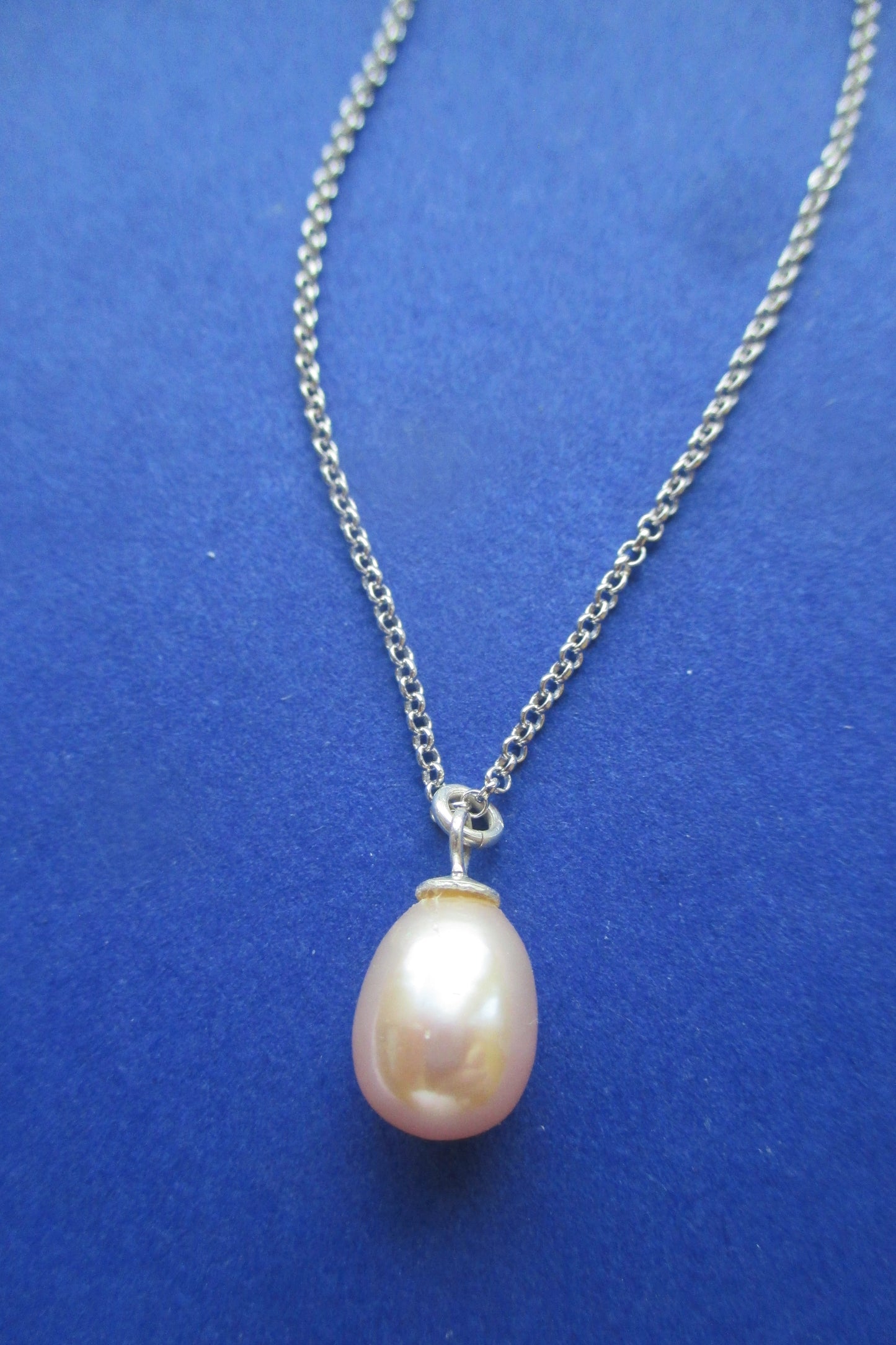 Pink pearl pendant