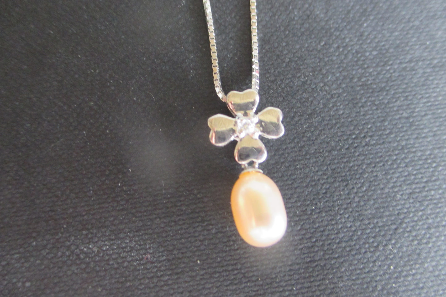 Pink pearl pendant