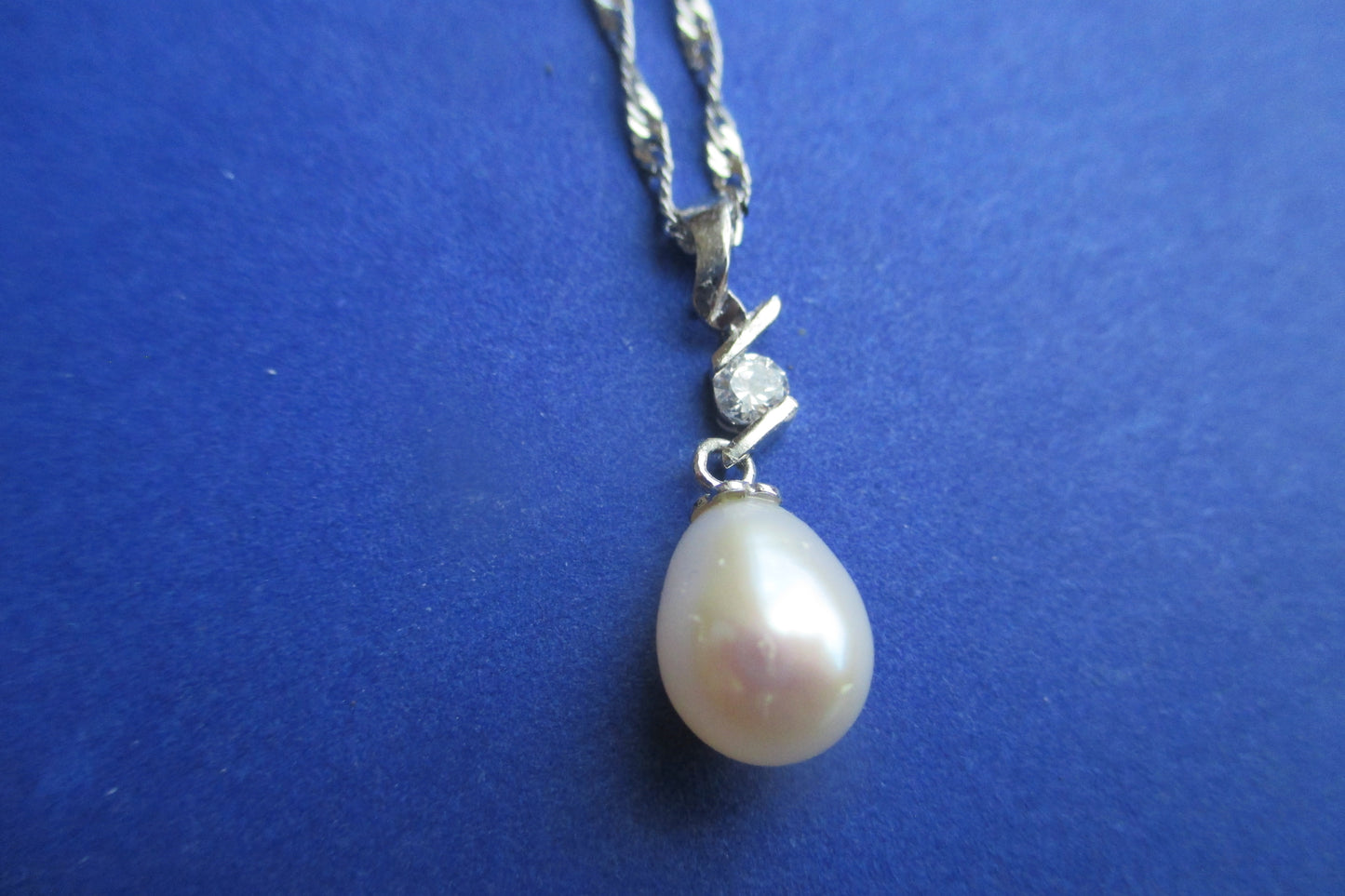 Pearl pendant