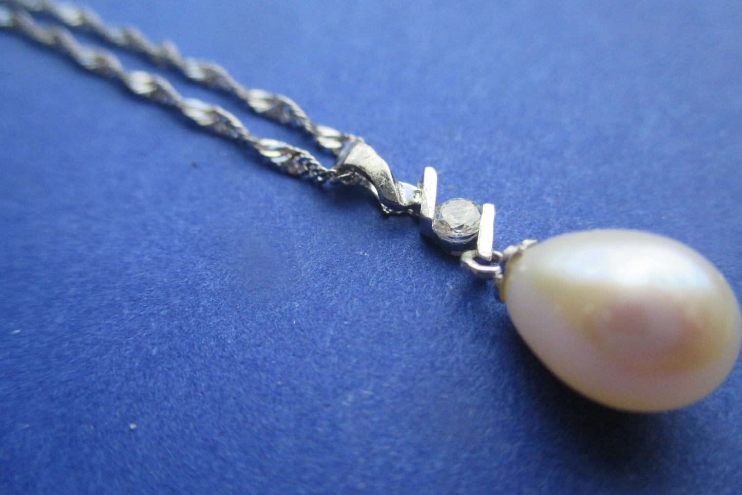 Pearl pendant