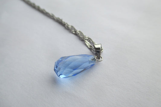 Cultured crystal pendant