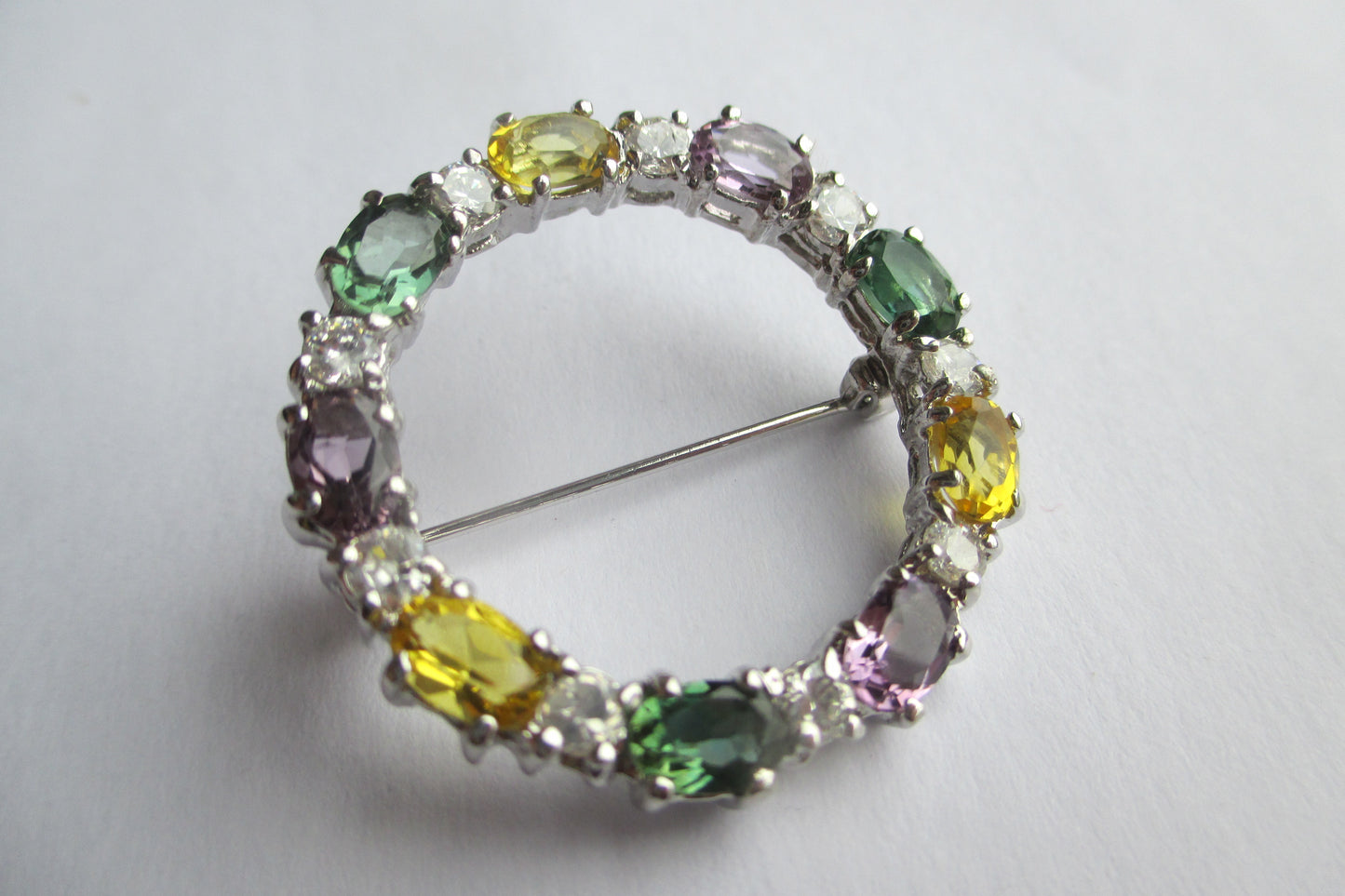 Gemstone broach