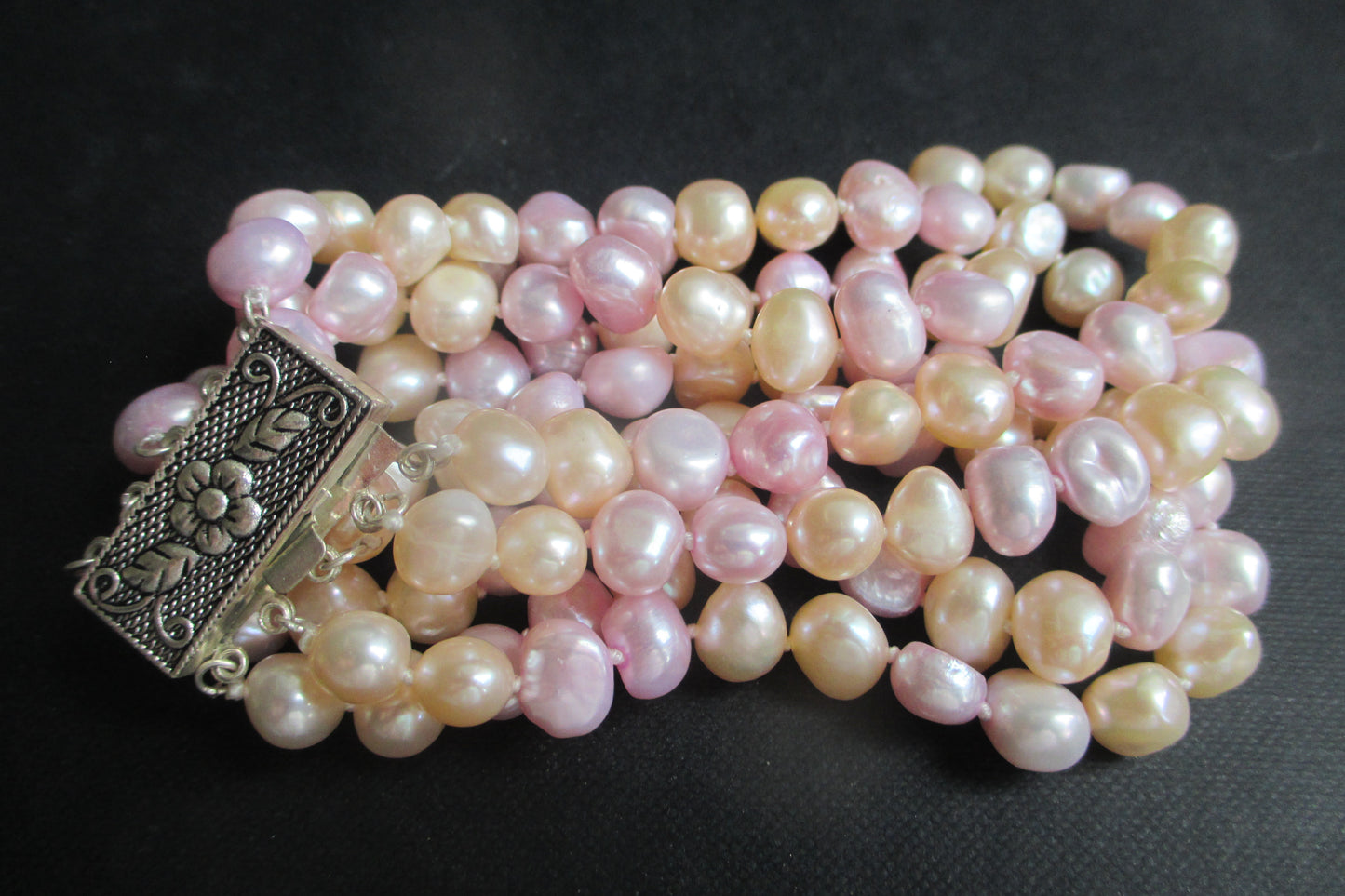 Freshwater pearl bracelet