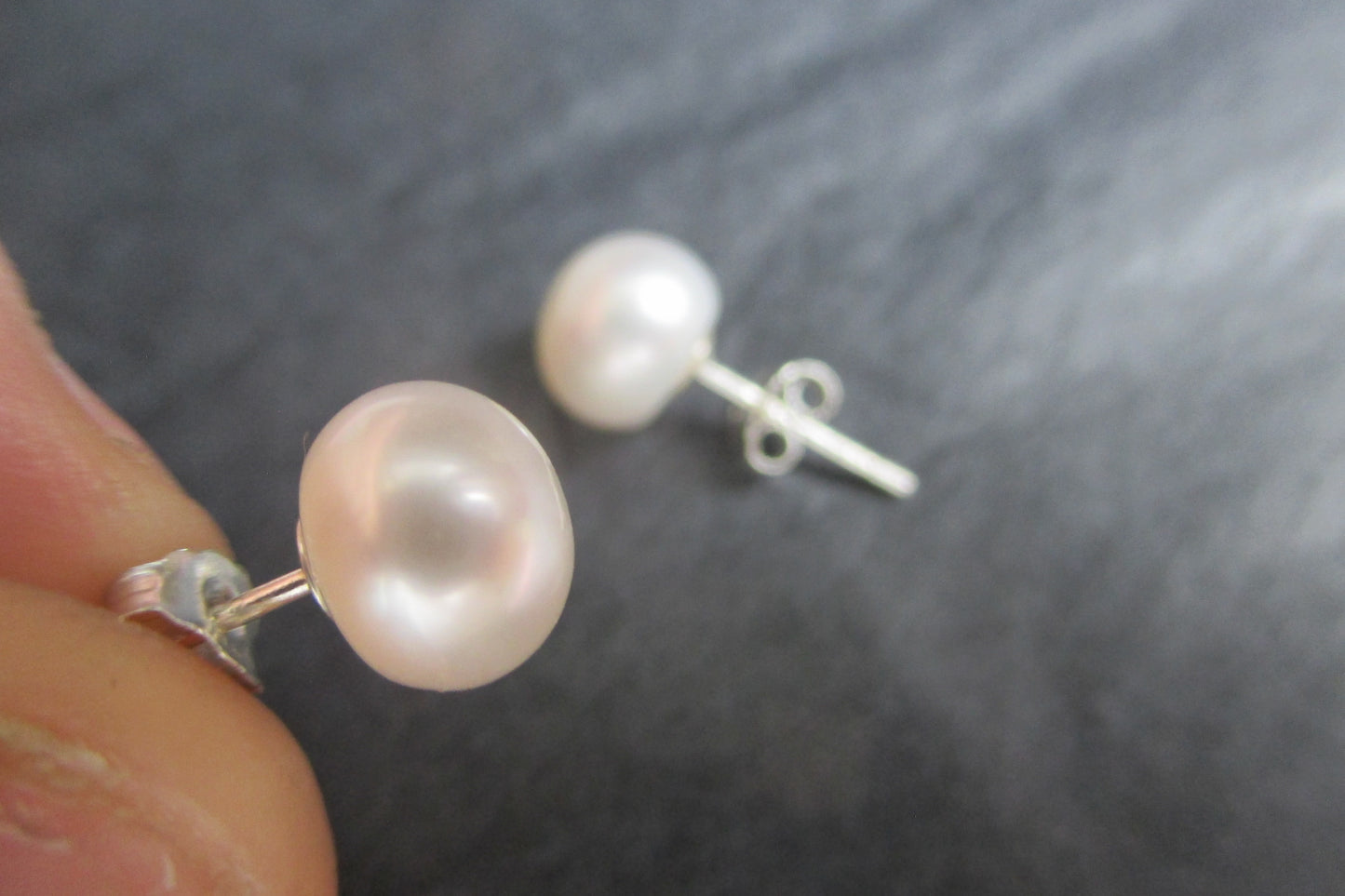 Silver stud pearl earrings