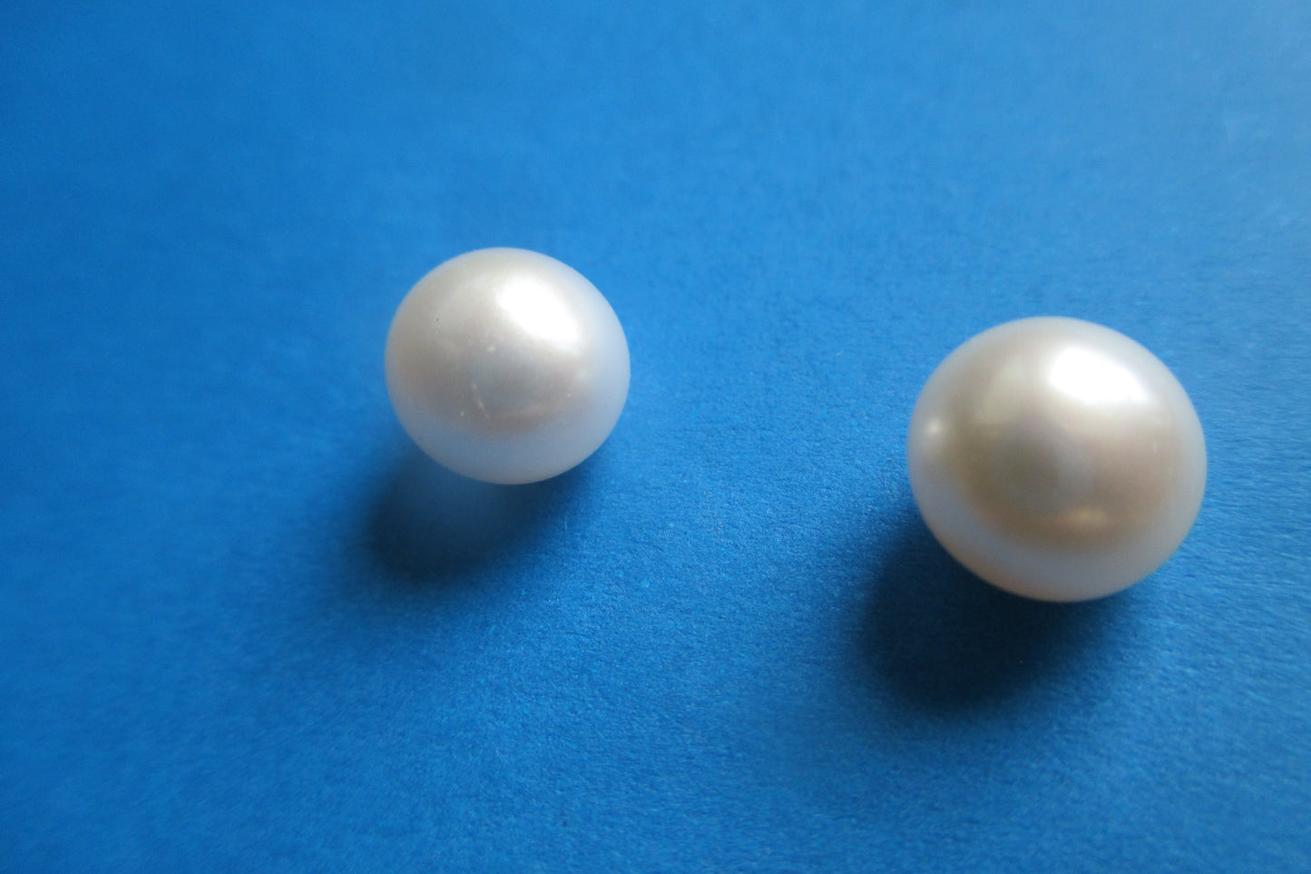 Silver stud pearl earrings