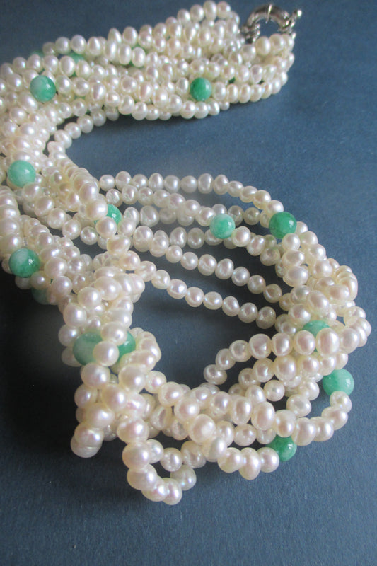 Freshwater pearl necklace with jade beads