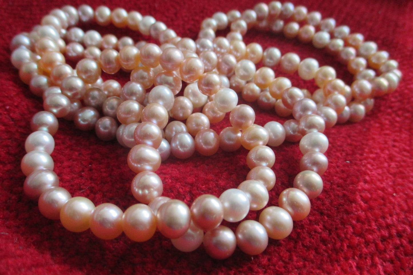 White Pink Lavender Akoya pearl bracelet