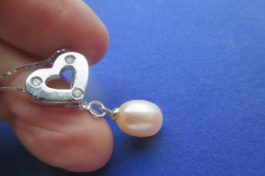 Heart and pearl pendant