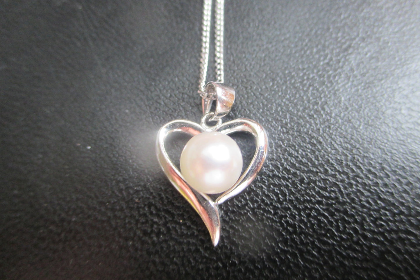 Silver heart pearl pendant and chain