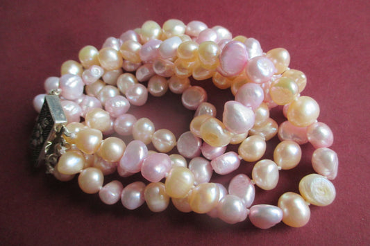 Pink freshwater pearl bracelet