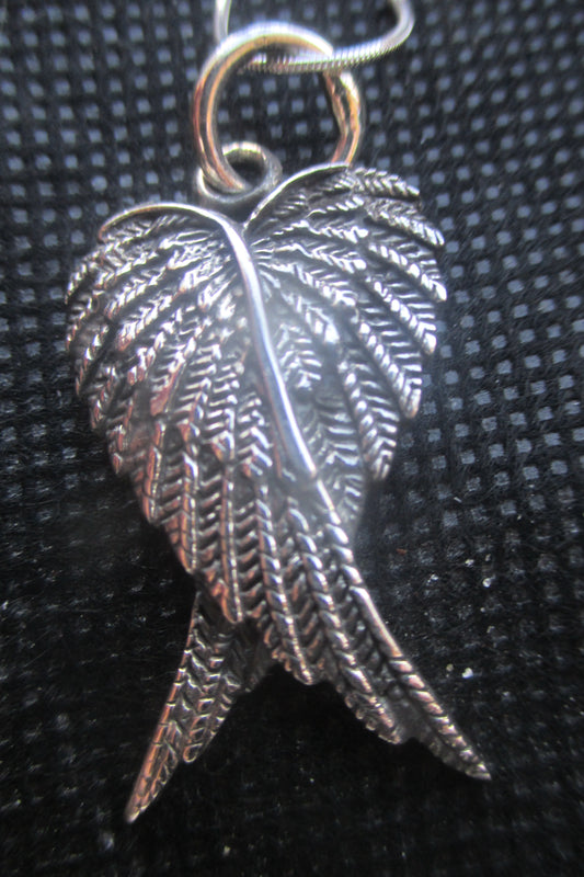 Angel wings pendant