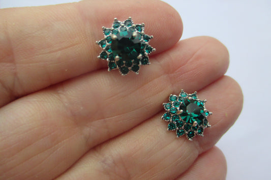 Green flower stud earrings