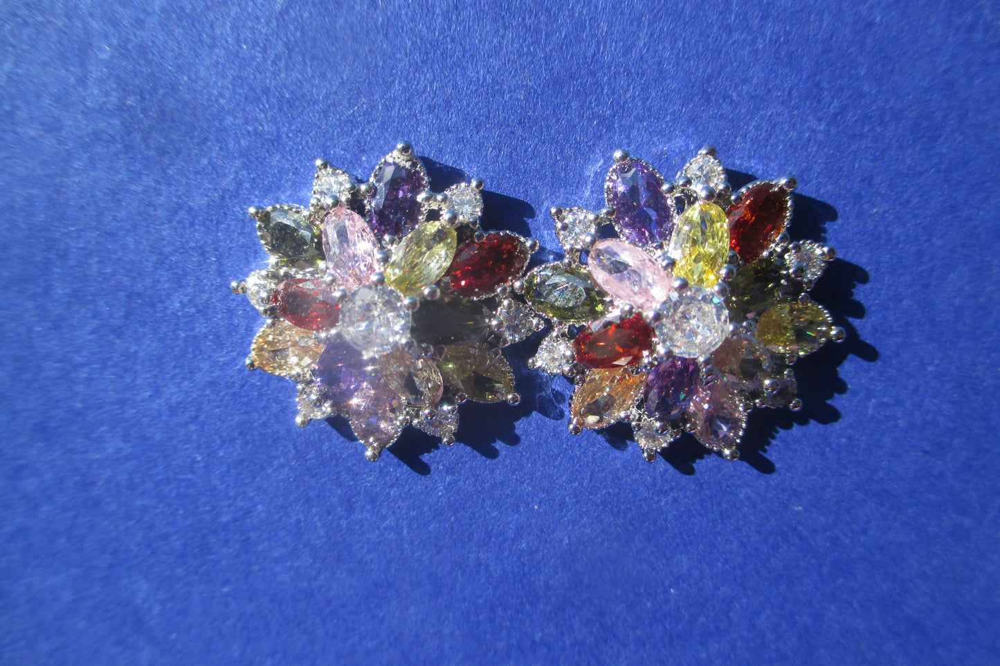 MULTI GEM FLOWER STUD EARRINGS