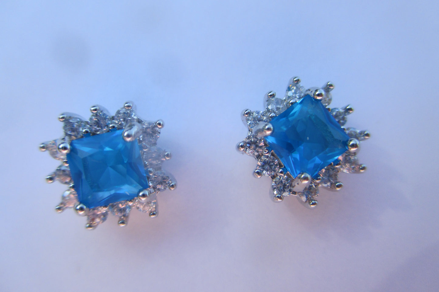 Light blue zirconia stud earrings