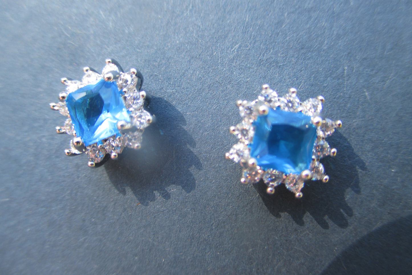 Light blue zirconia stud earrings