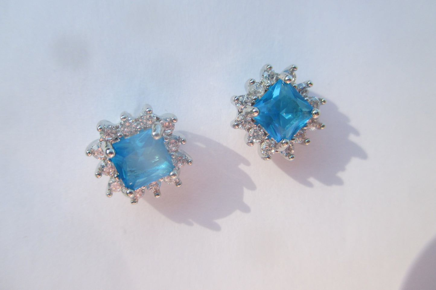 Light blue zirconia stud earrings