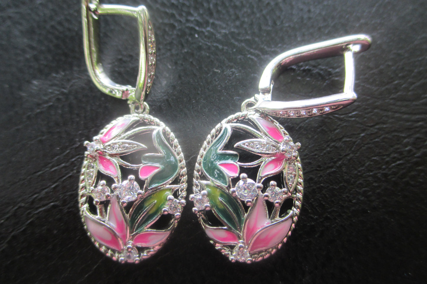 Flower clip enamel earrings