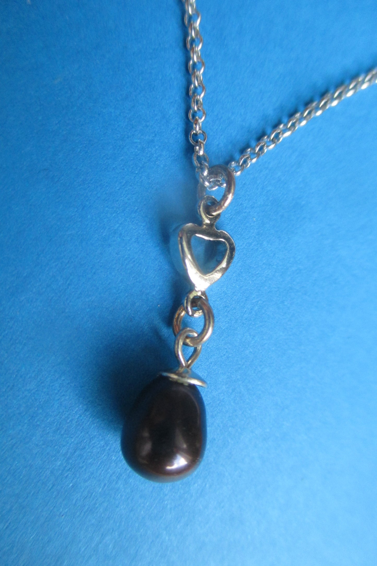 Black pearl pendant