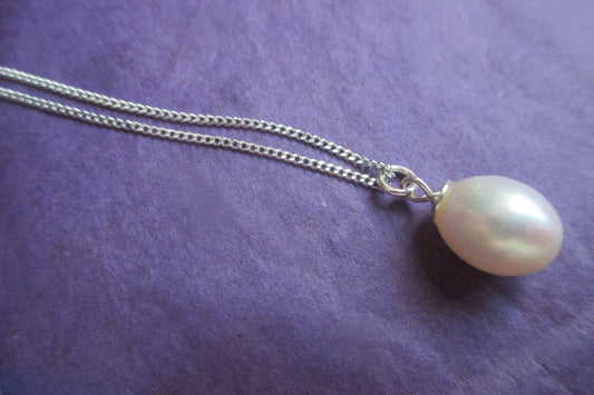 Pearl drop pendant