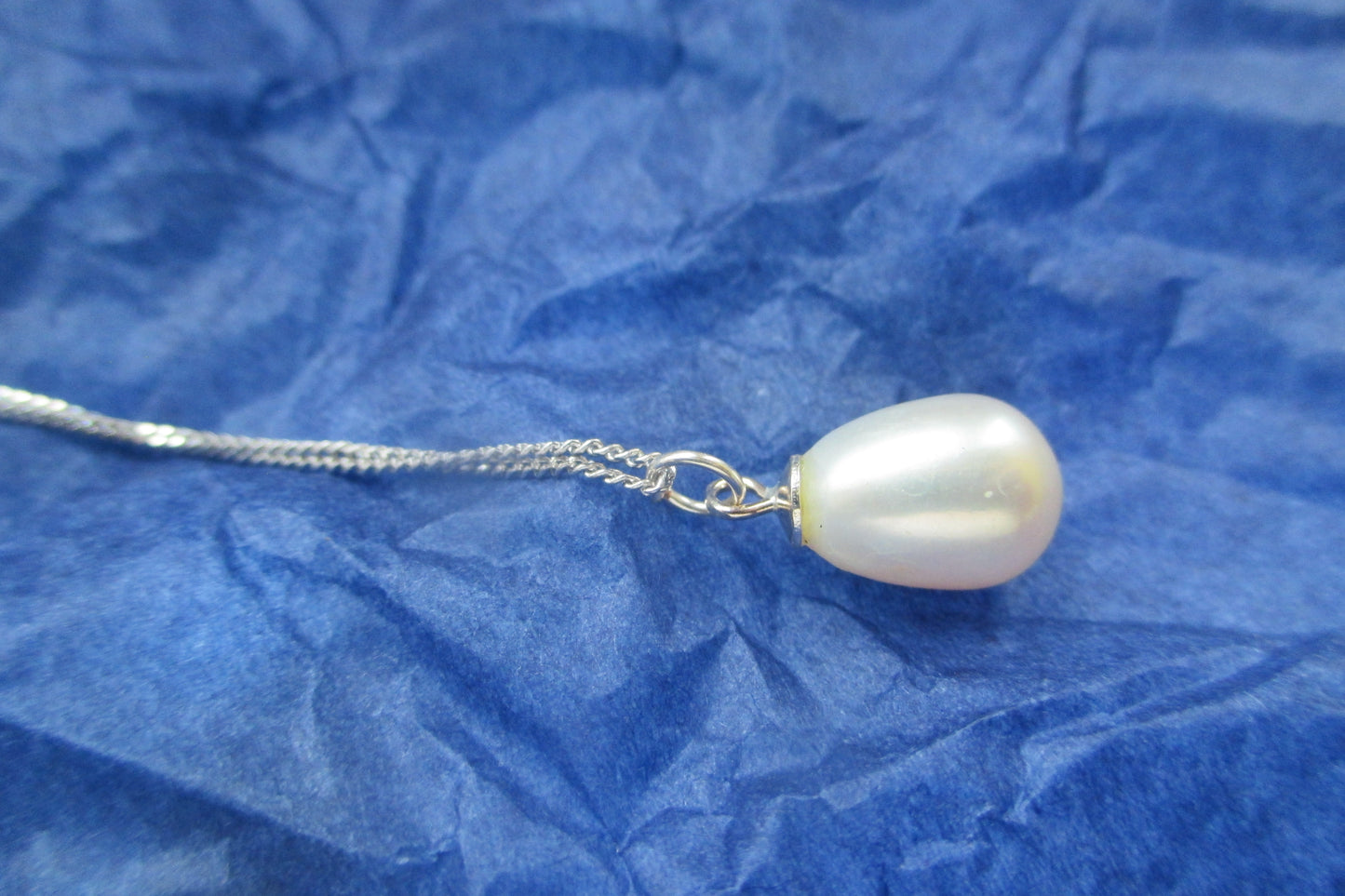 Pearl drop pendant