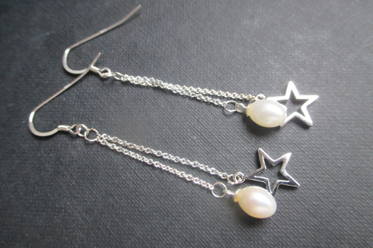 Silver hook star pearl earrings