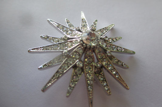 Accent star broach