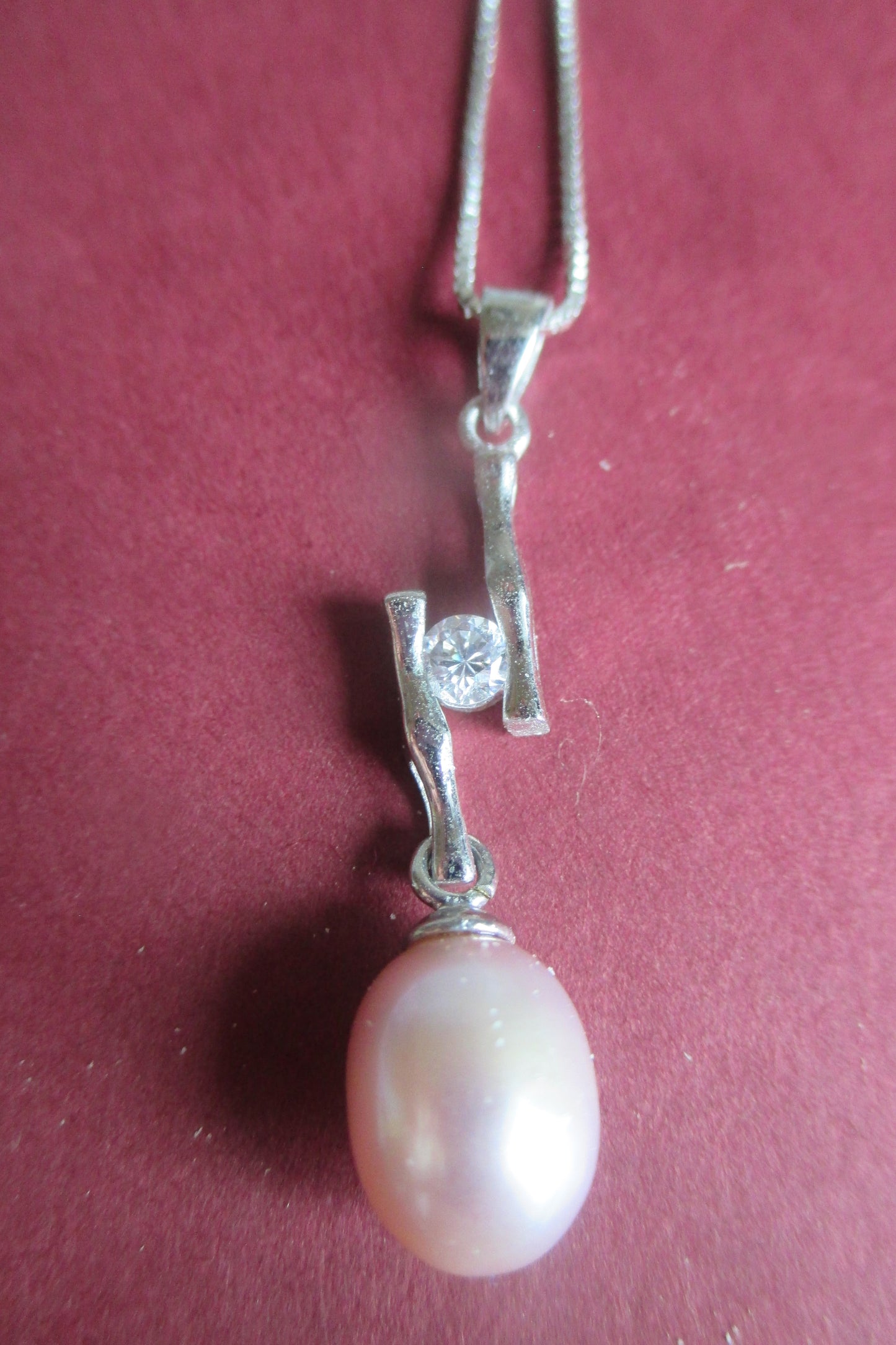 Lavender pearl pendant