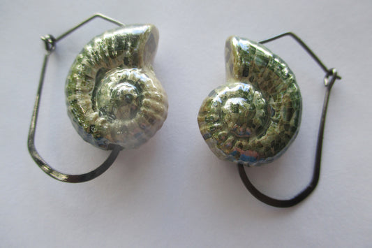 Ceramic shell clip earrings