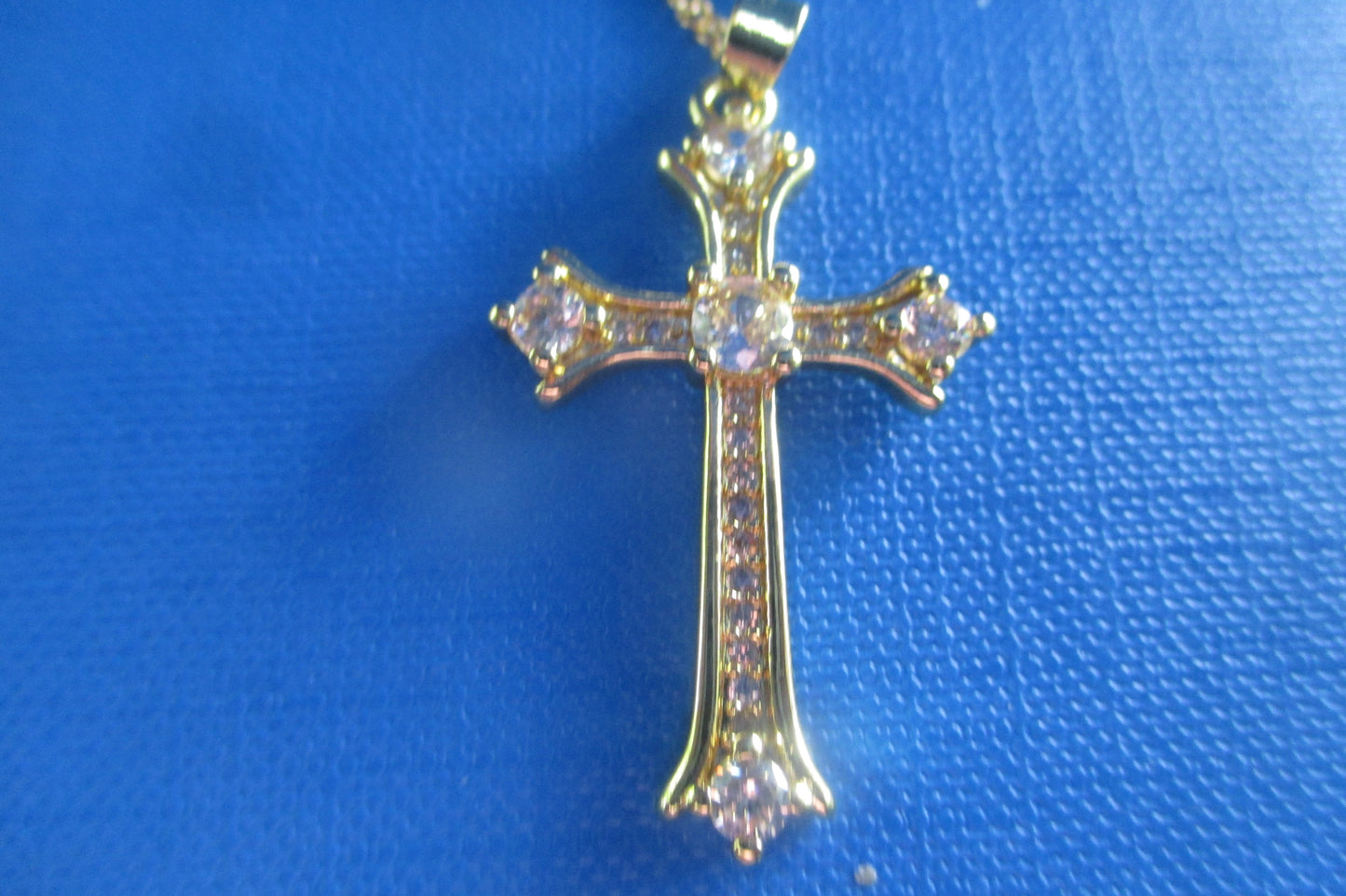 Accent cross pendant