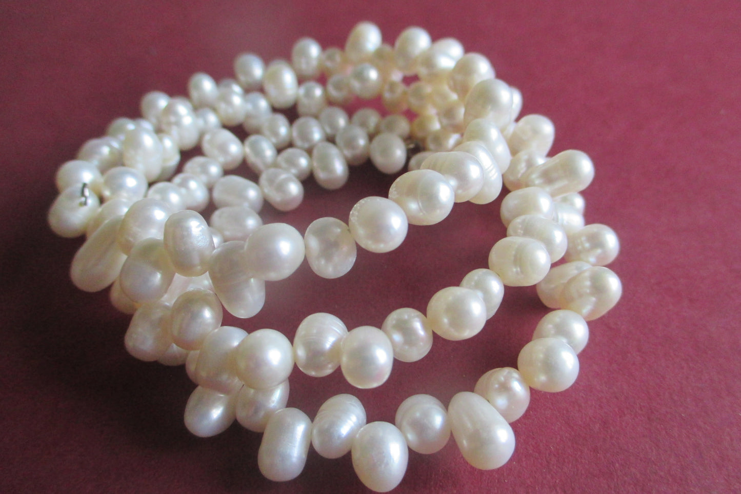 White freshwater pearl bracelet