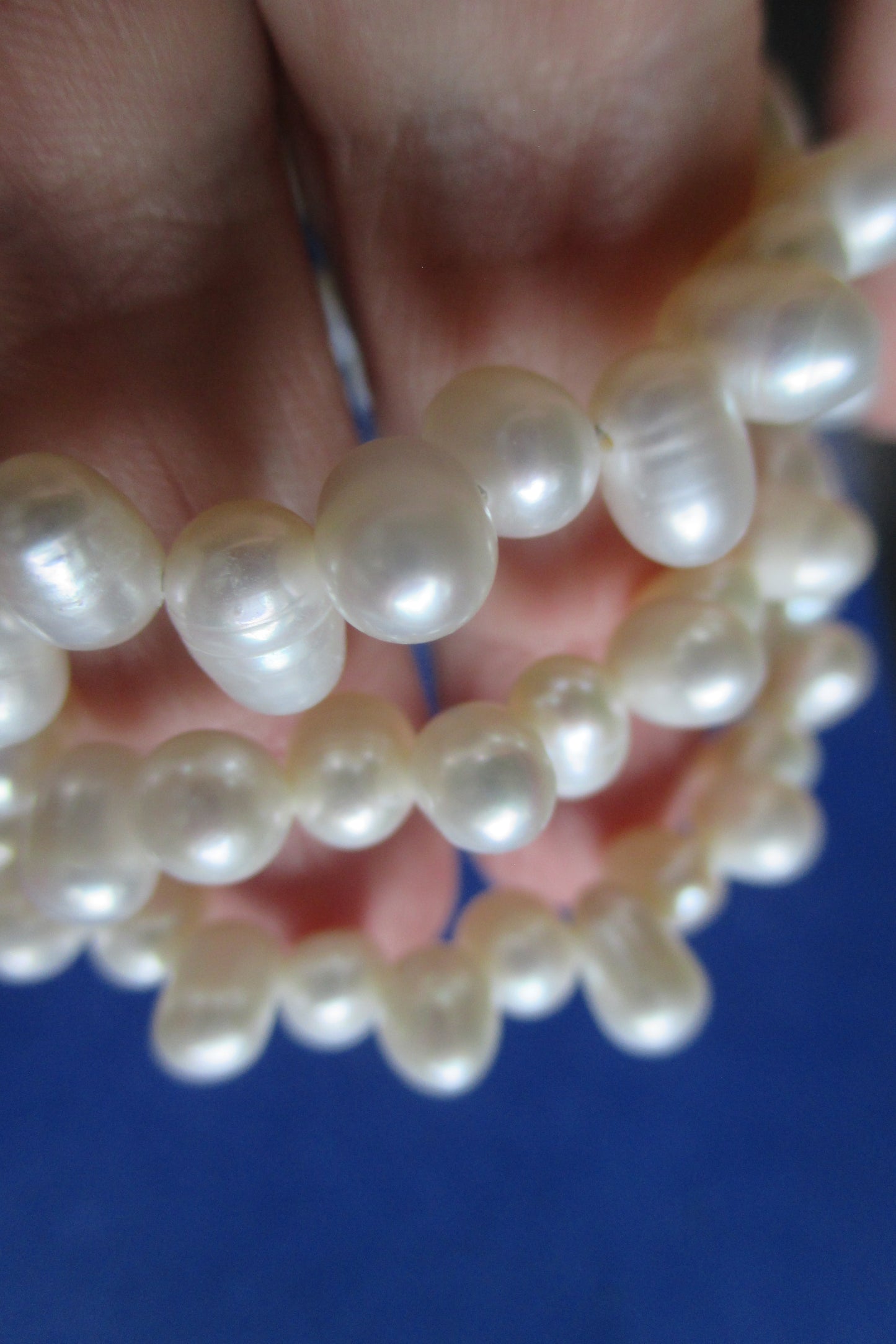 White freshwater pearl bracelet