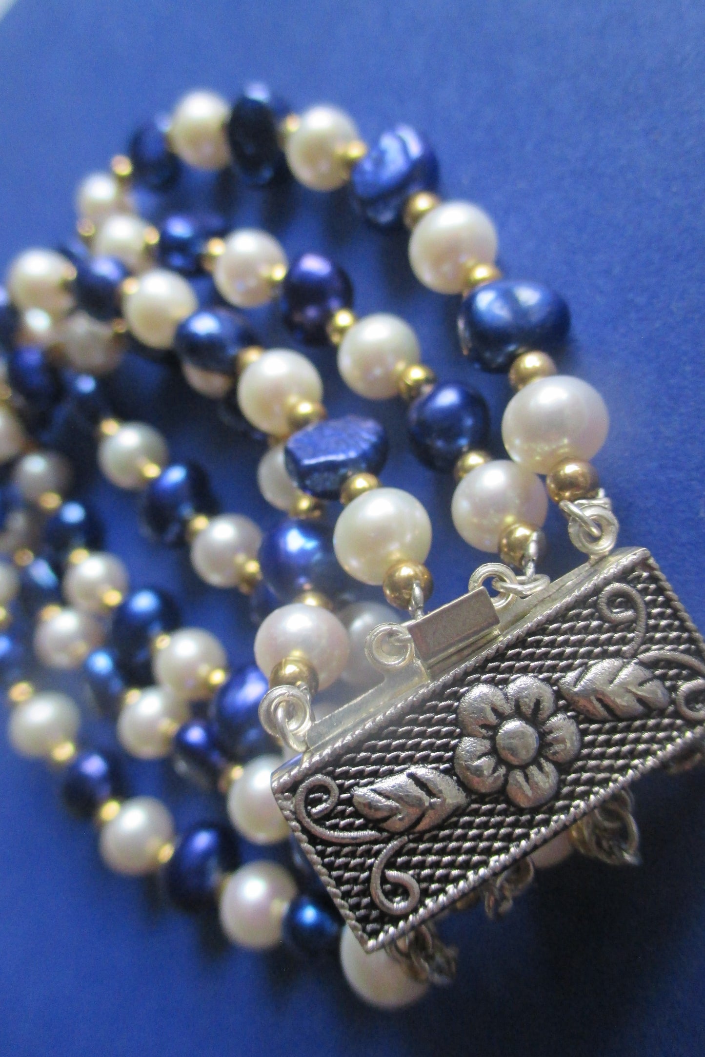 White-Blue freshwater pearl bracelet