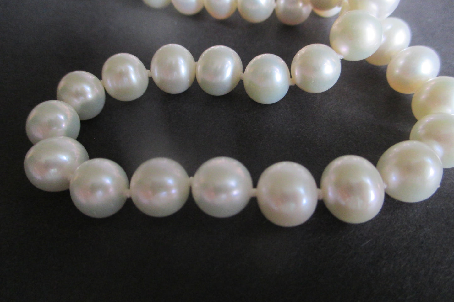 White Akoya pearl necklace