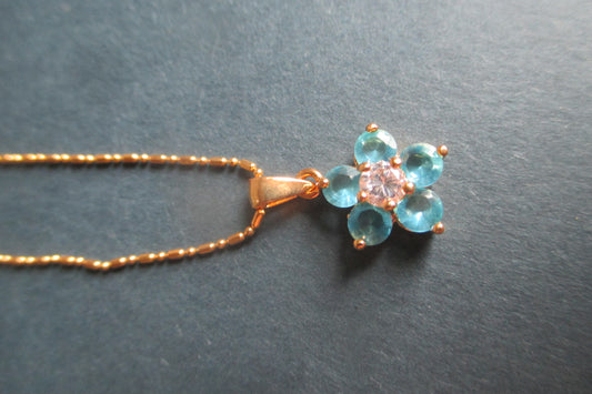 5 leaf Flower pendant