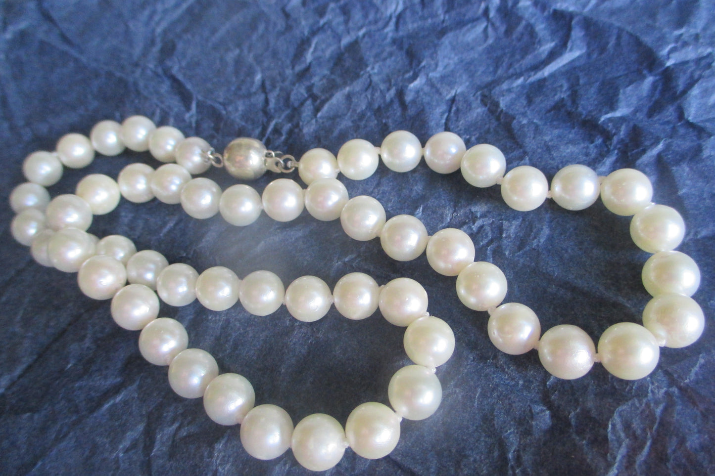 White sea water pearl necklace