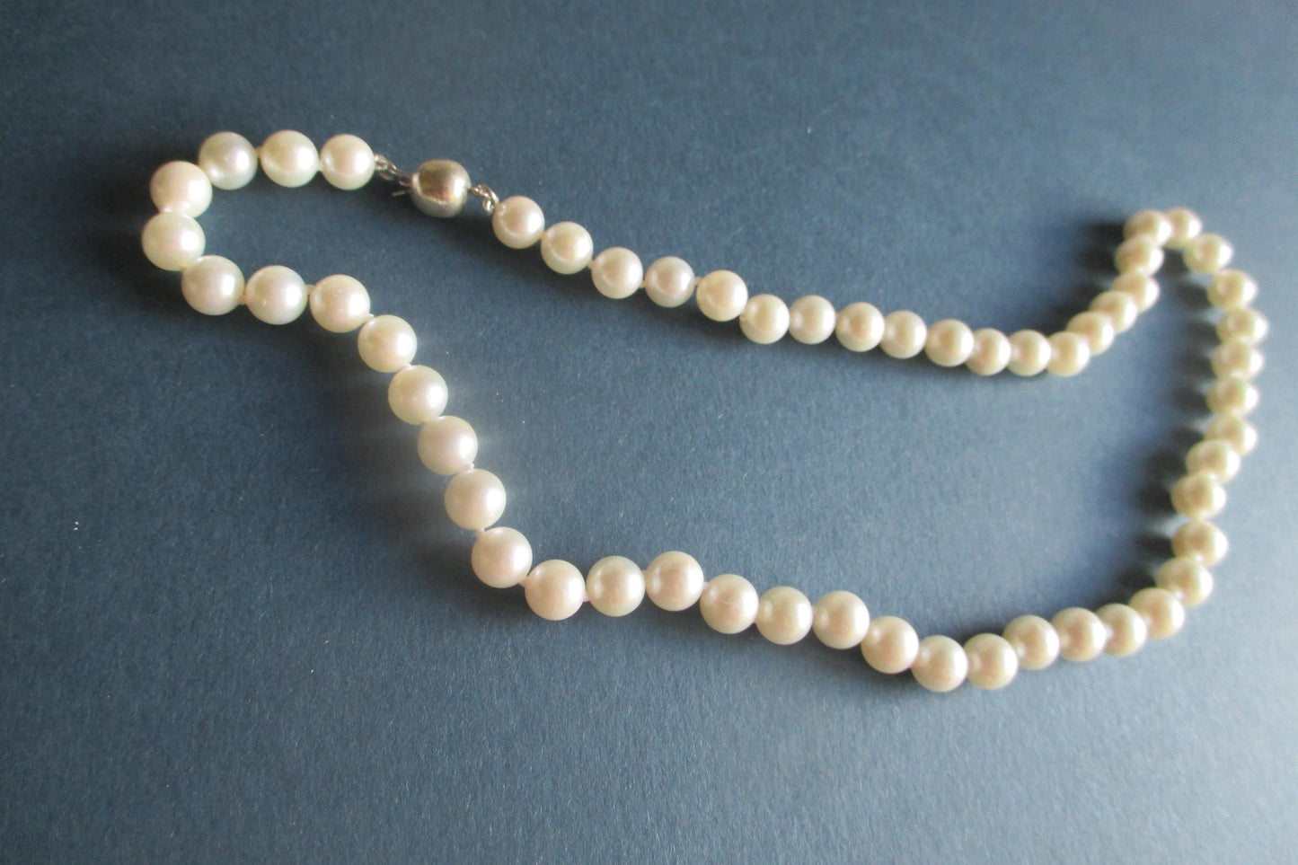 White sea water pearl necklace