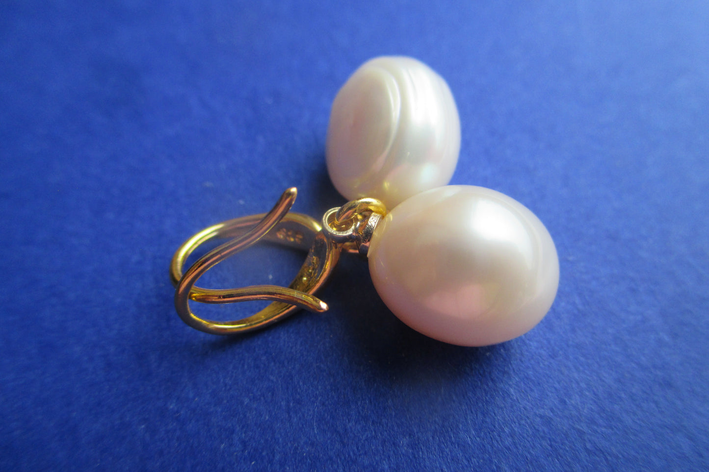 Pink pearl gold clip earrings